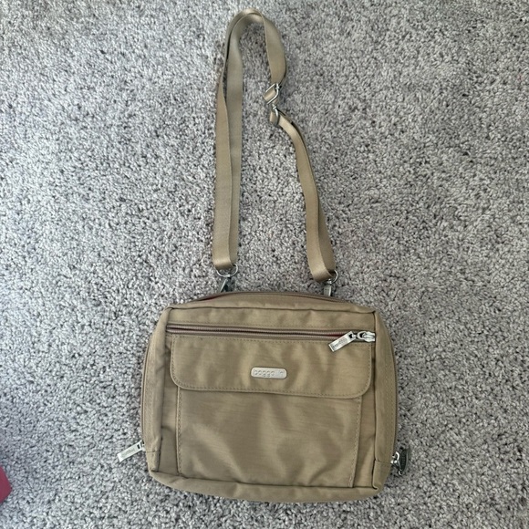 Baggallini Beige Crossbody Bag - Picture 1 of 8